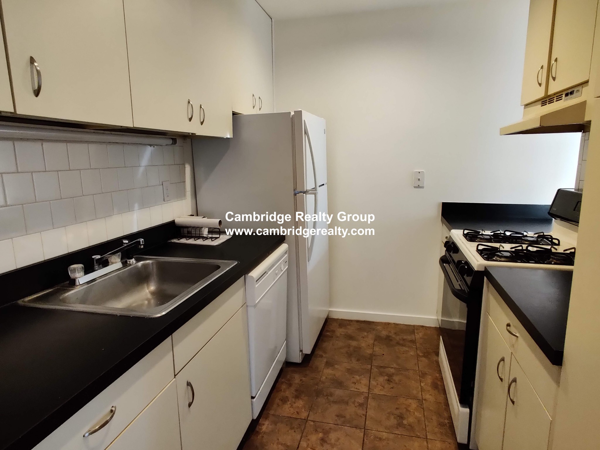 9 Fort Washington Pl, Cambridgeport