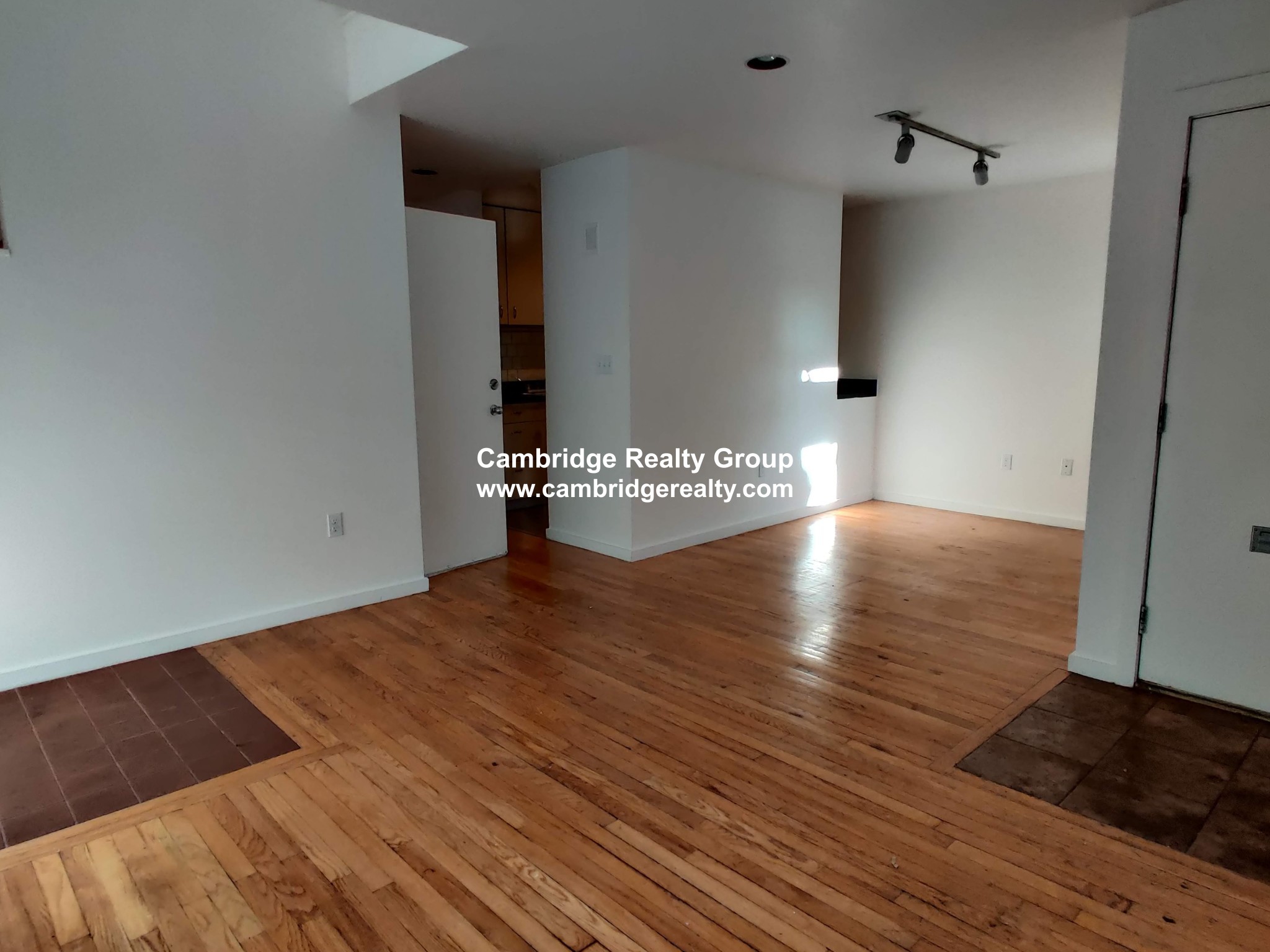 9 Fort Washington Pl, Cambridgeport