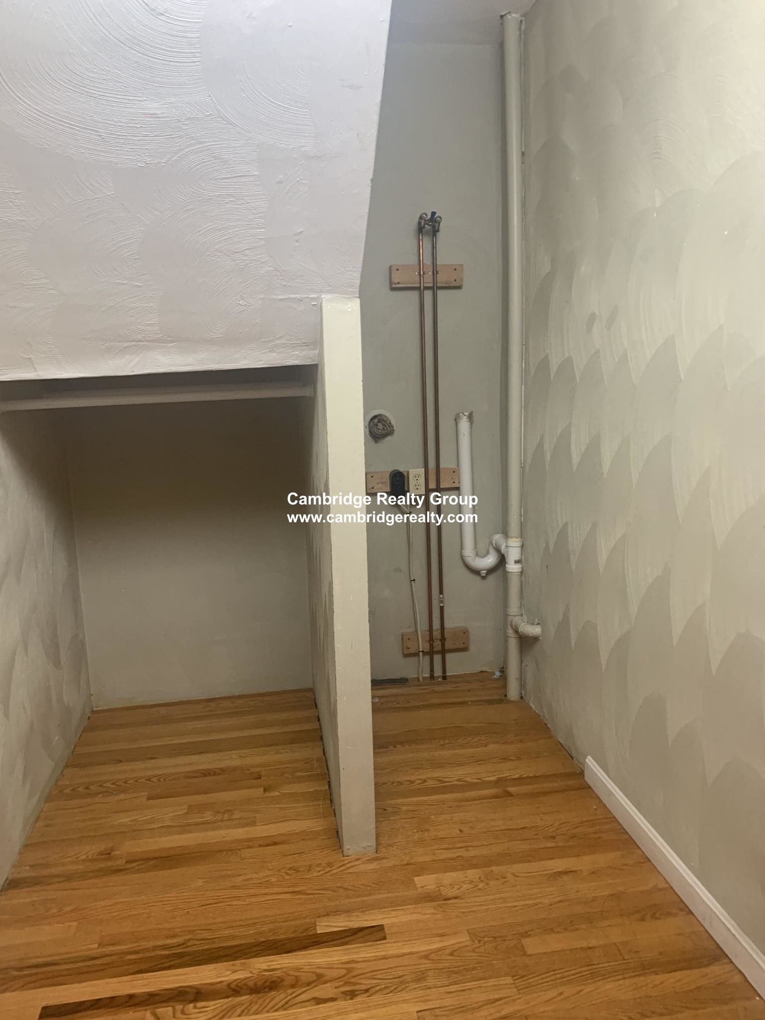 68 Kenmere Rd, Medford