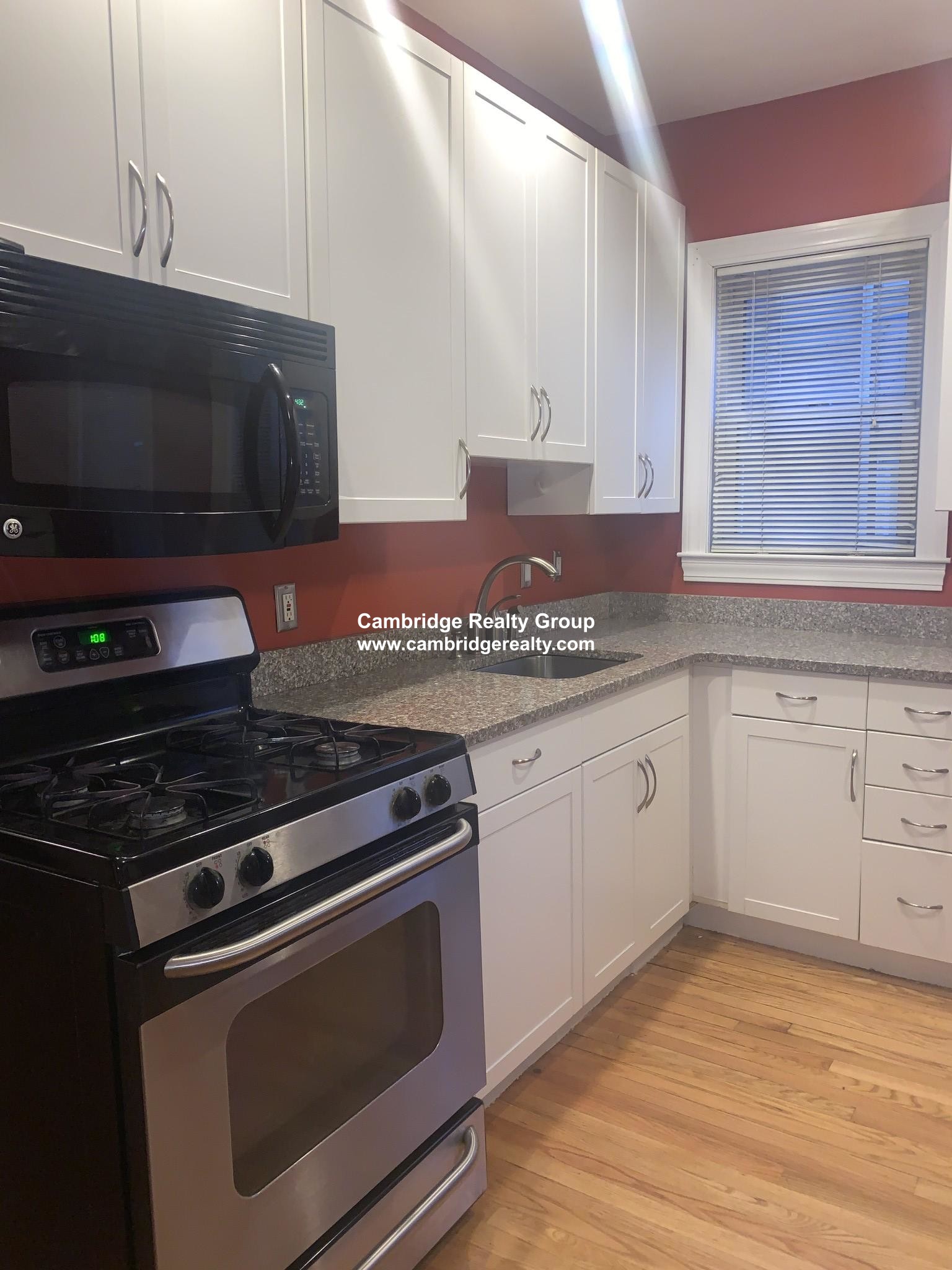 68 Kenmere Rd, Medford