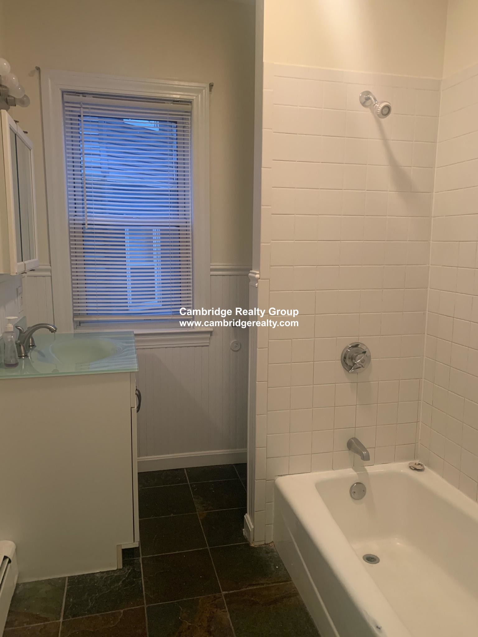 68 Kenmere Rd, Medford