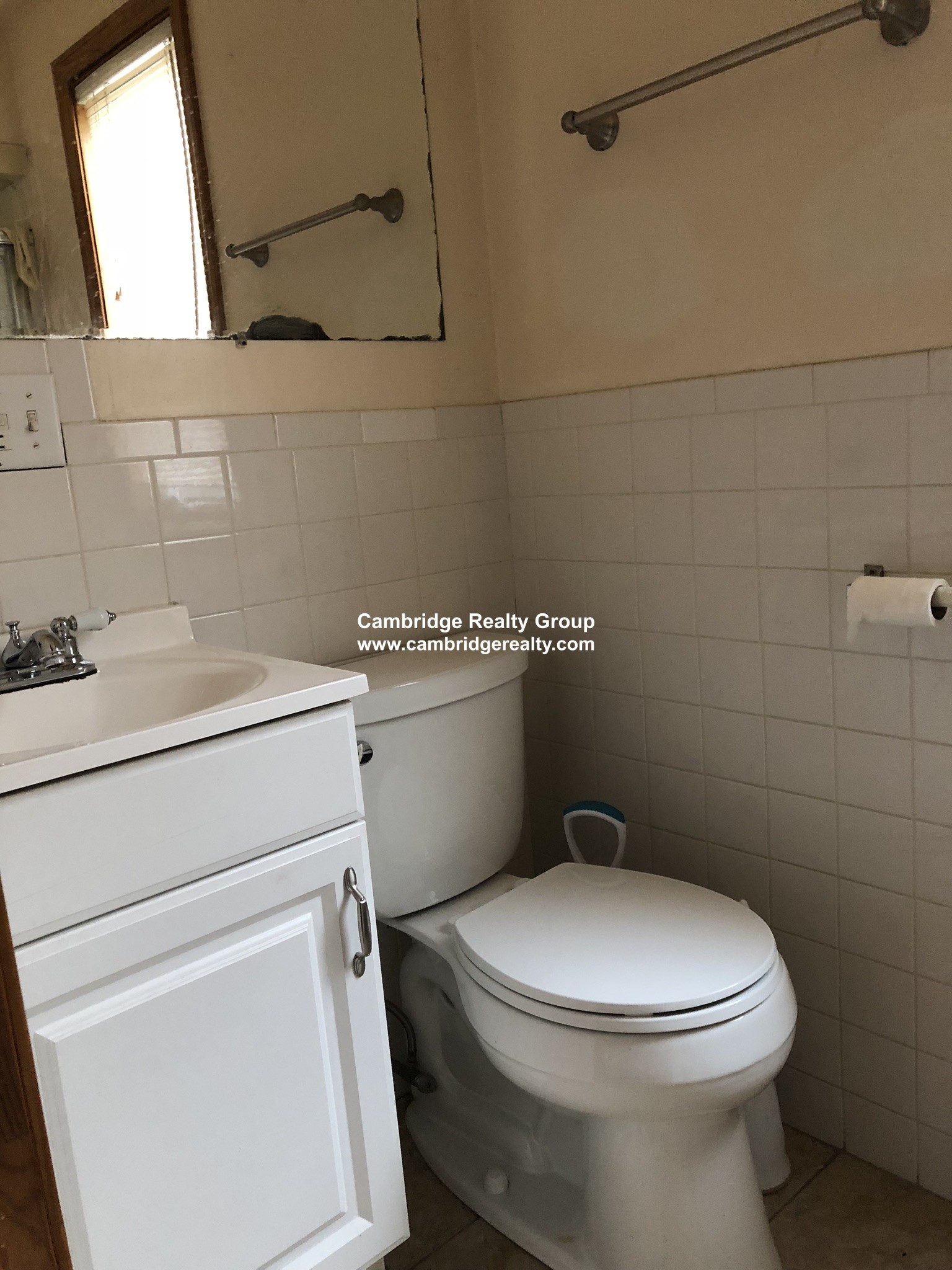 66 Simpson Ave, Tufts