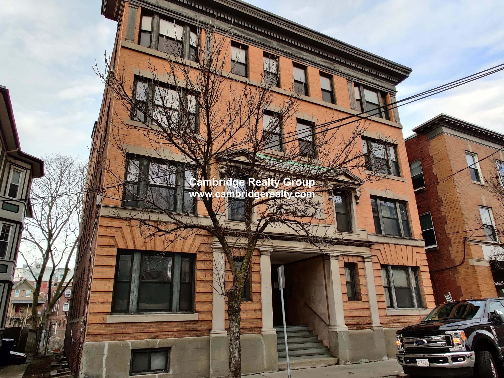 9 Upland Rd, Neighborhood Nine