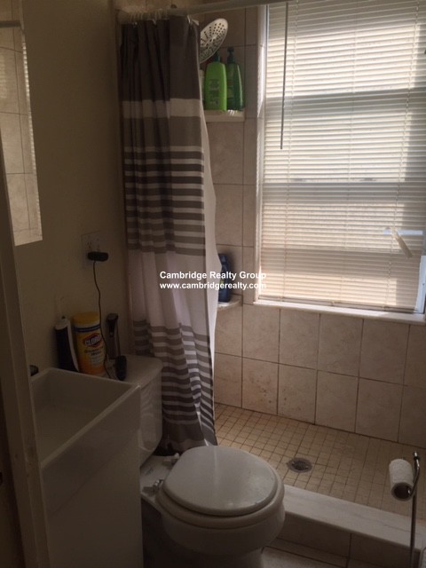 4 bed, 2 bath apartment for rent at 315 Elm St Unit 2, Inman Square — photo 17 of 27