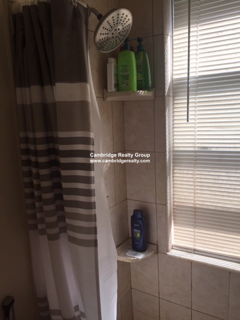4 bed, 2 bath apartment for rent at 315 Elm St Unit 2, Inman Square — photo 18 of 27