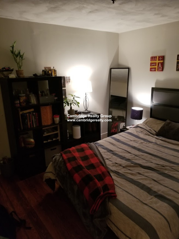 16 18 Valentine St, Cambridgeport