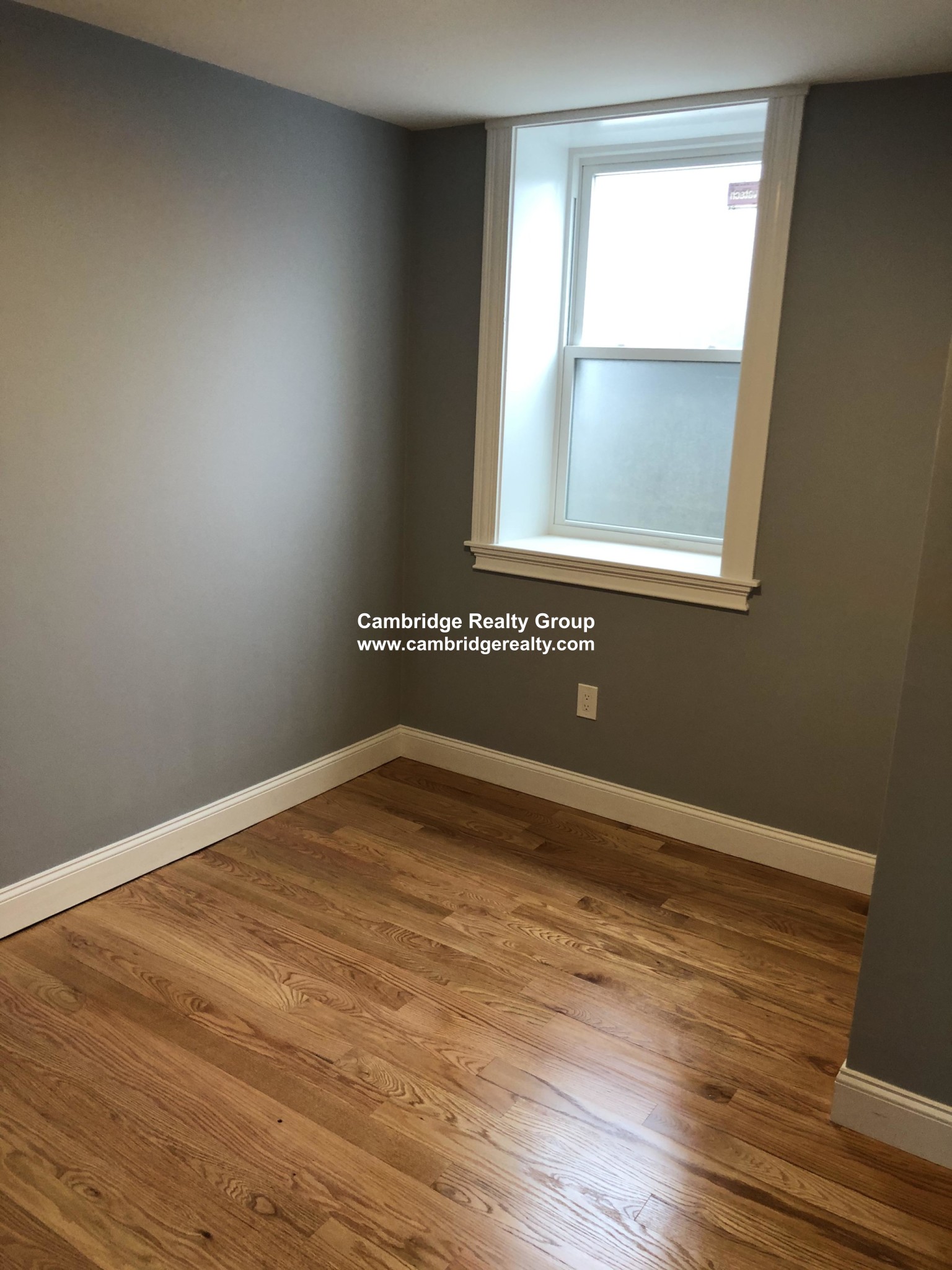 25 1/2 Gore St, East Cambridge