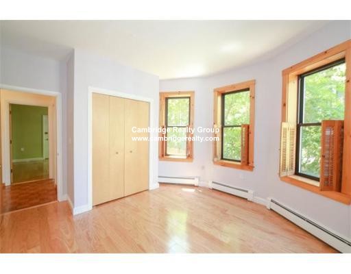 3 bed, 1 bath apartment for rent at 12 Prince St Unit 2, Cambridgeport — photo 3 of 12