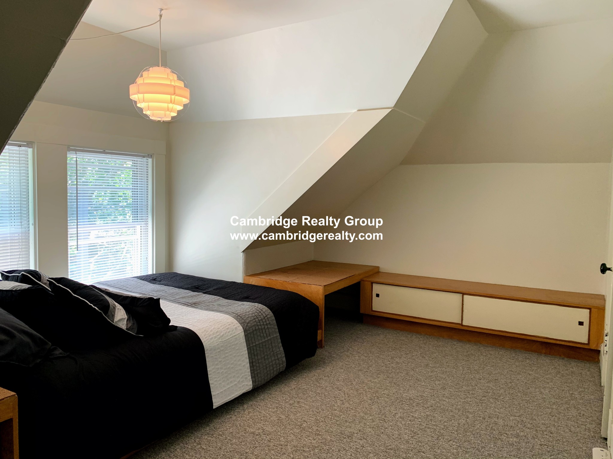 13 Huron Ave, Neighborhood Nine