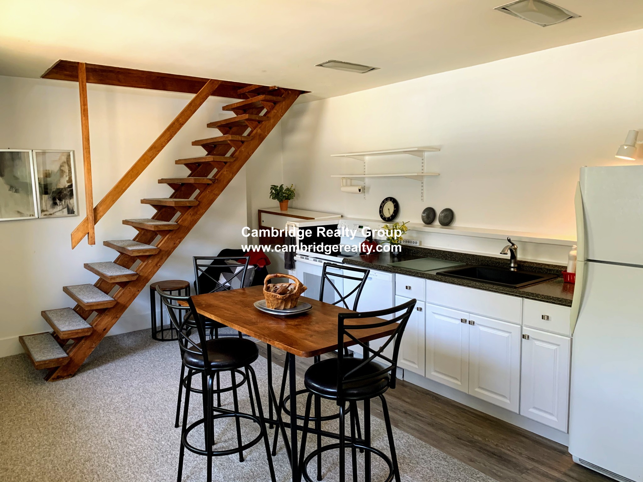 13 Huron Ave, Neighborhood Nine