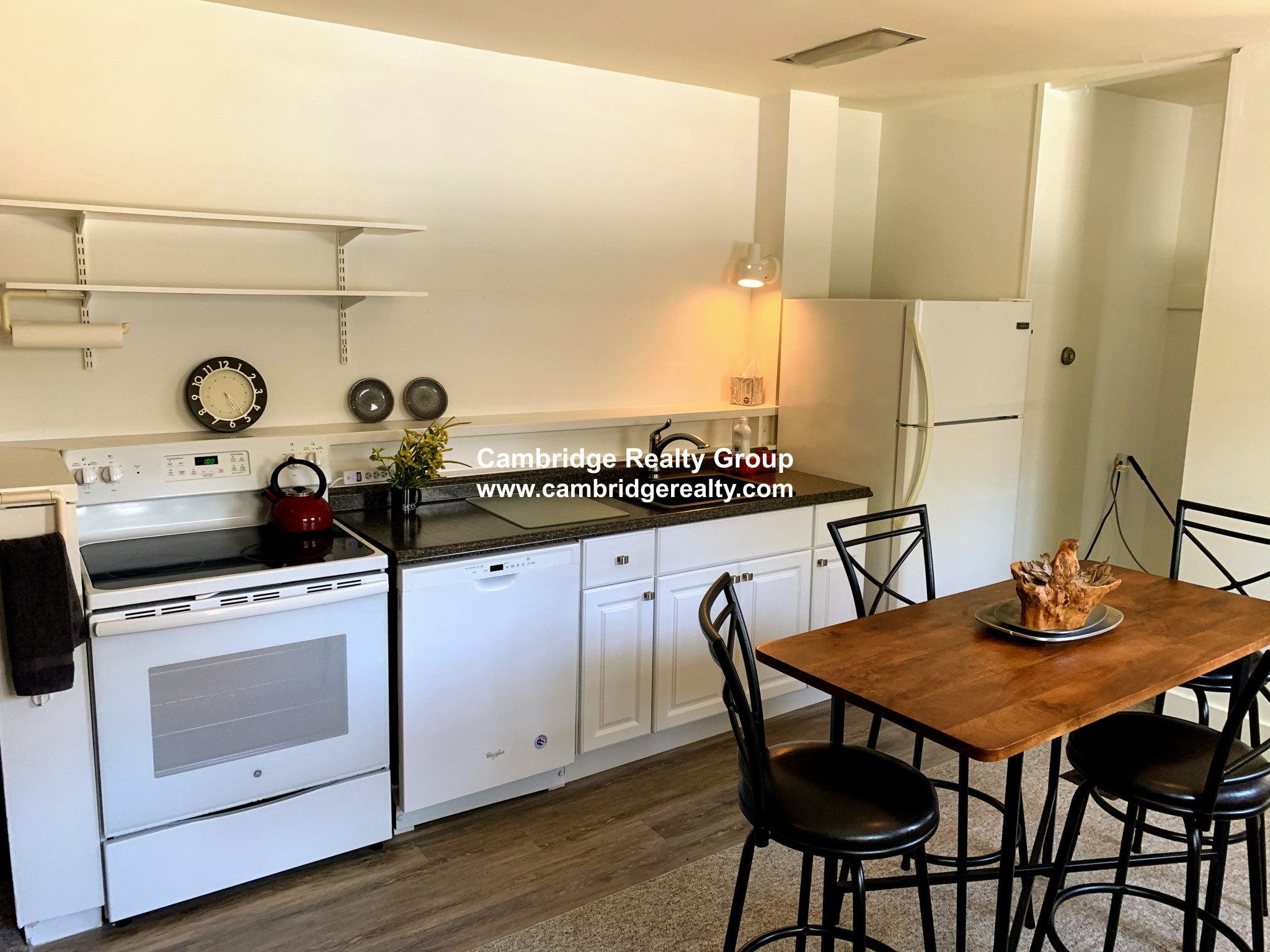 13 Huron Ave, Neighborhood Nine