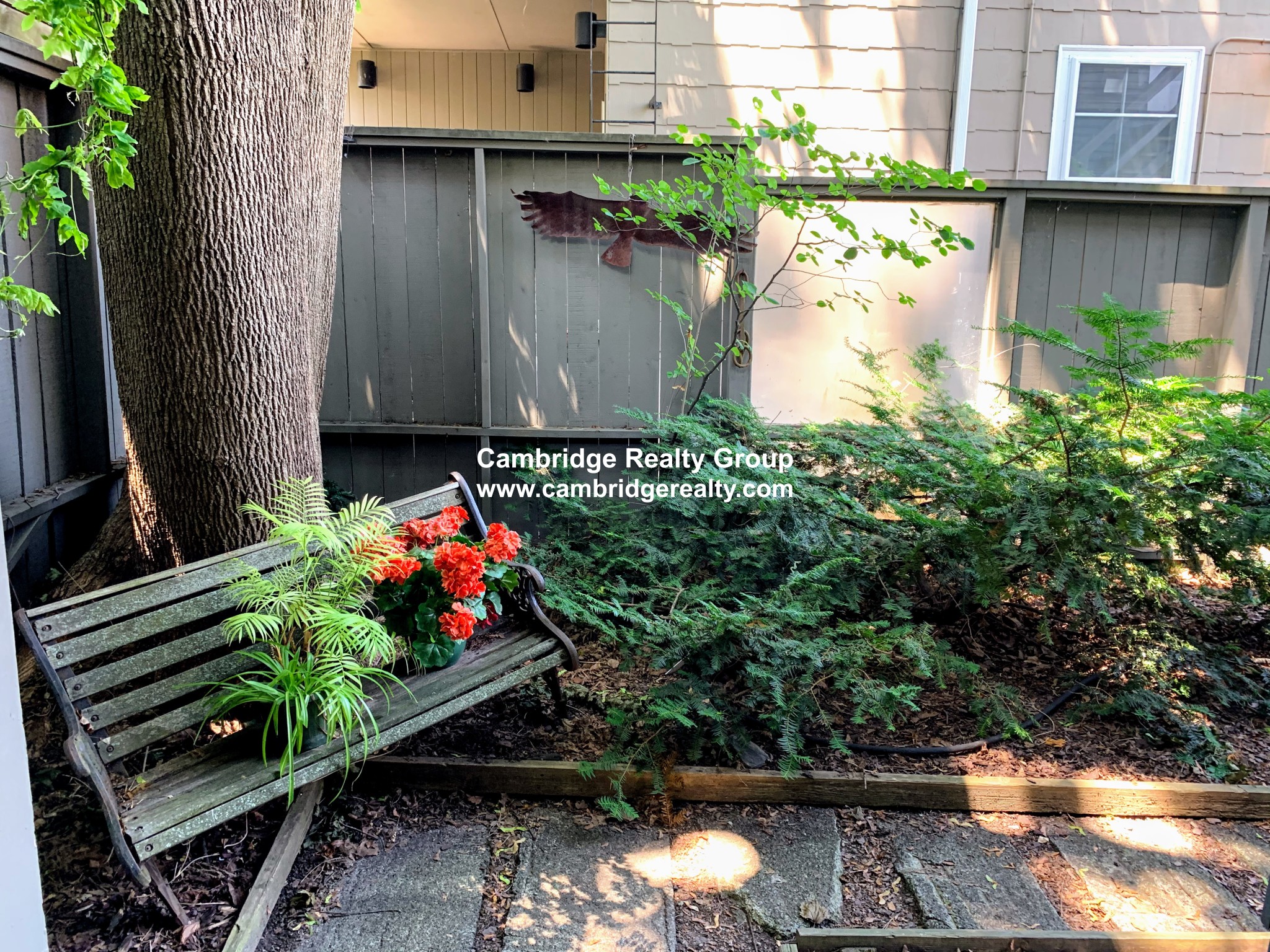 13 Huron Ave, Neighborhood Nine