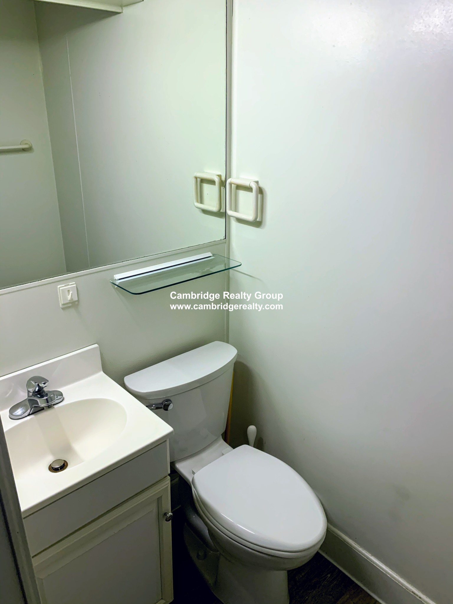 13 Huron Ave, Neighborhood Nine