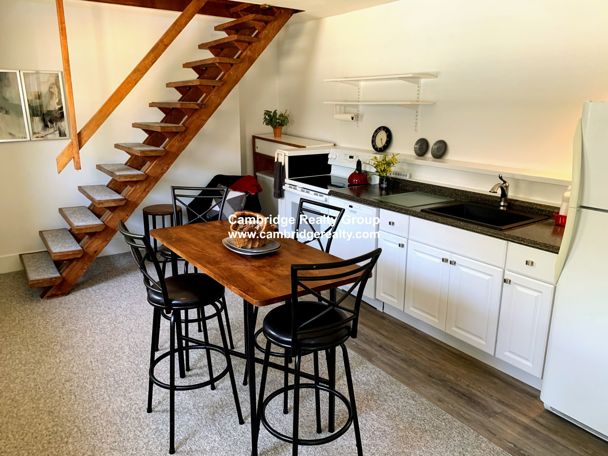 13 Huron Ave, Neighborhood Nine