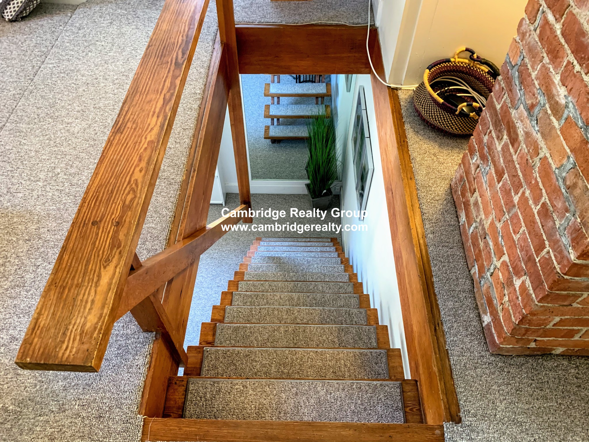 13 Huron Ave, Neighborhood Nine