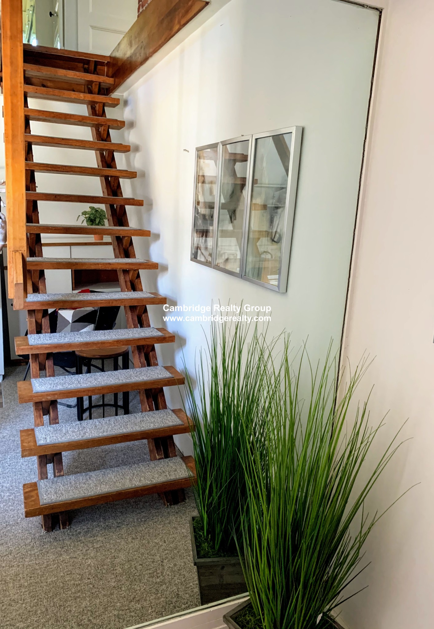 13 Huron Ave, Neighborhood Nine