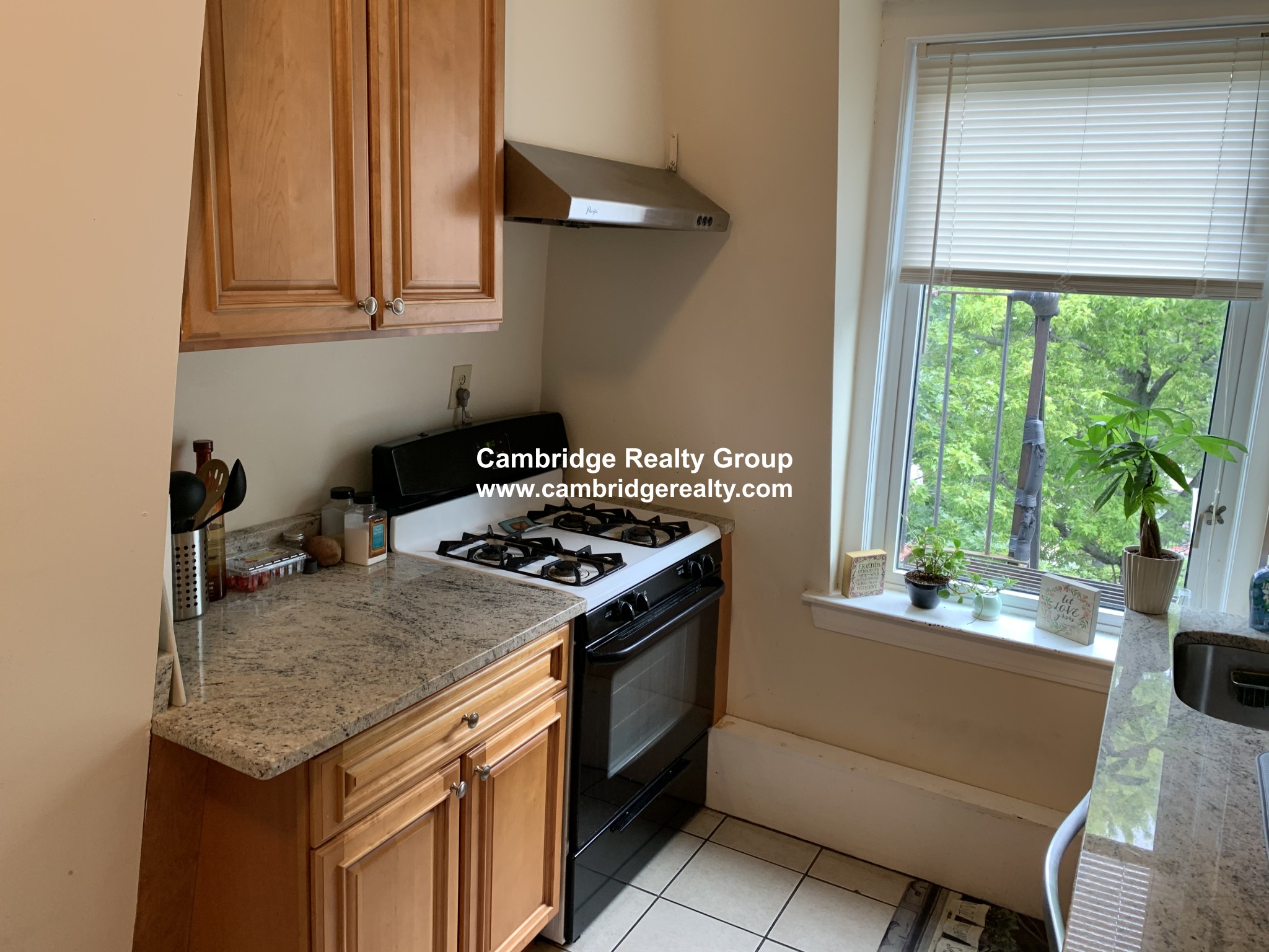 387 Somerville Ave, Union Square