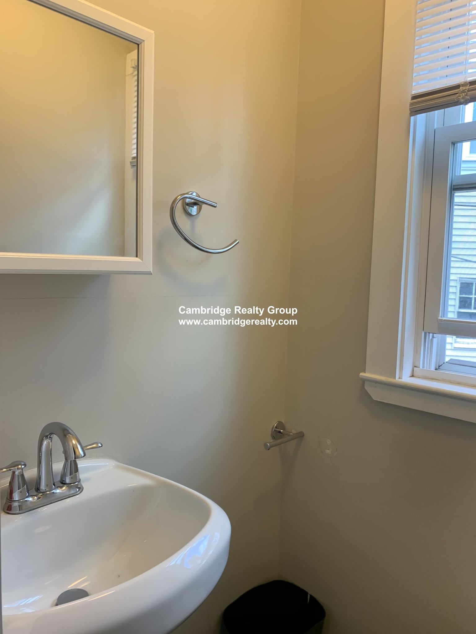 515 Medford St, Ball Square