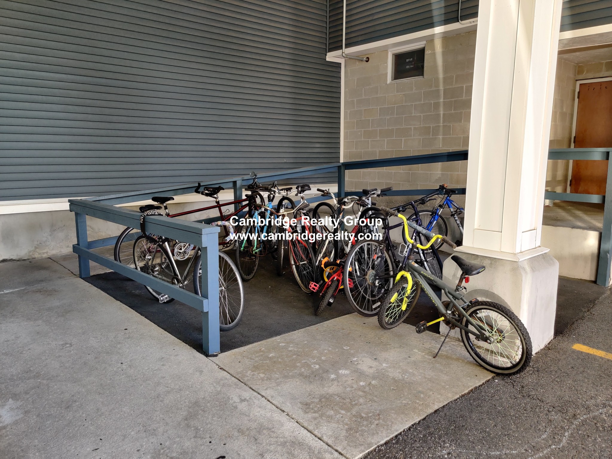 154 Cedar St, Powder House Square