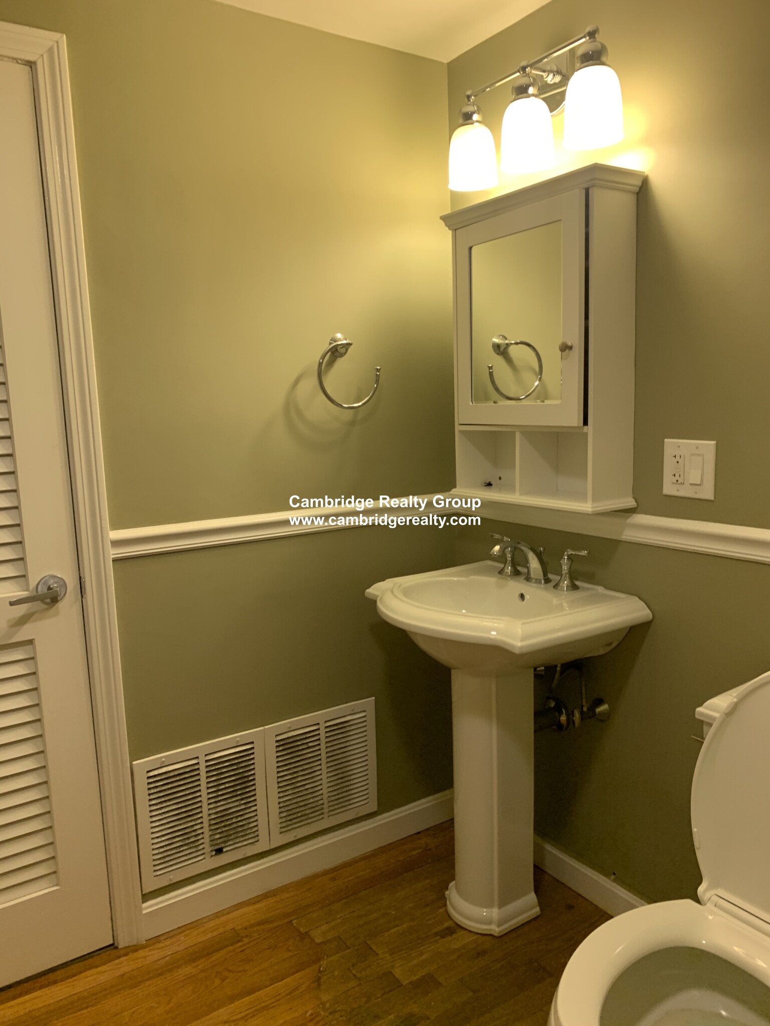 2 bed, 1.5 bath apartment for rent at 28 Surrey St Unit 3, Harvard Square — photo 22 of 25