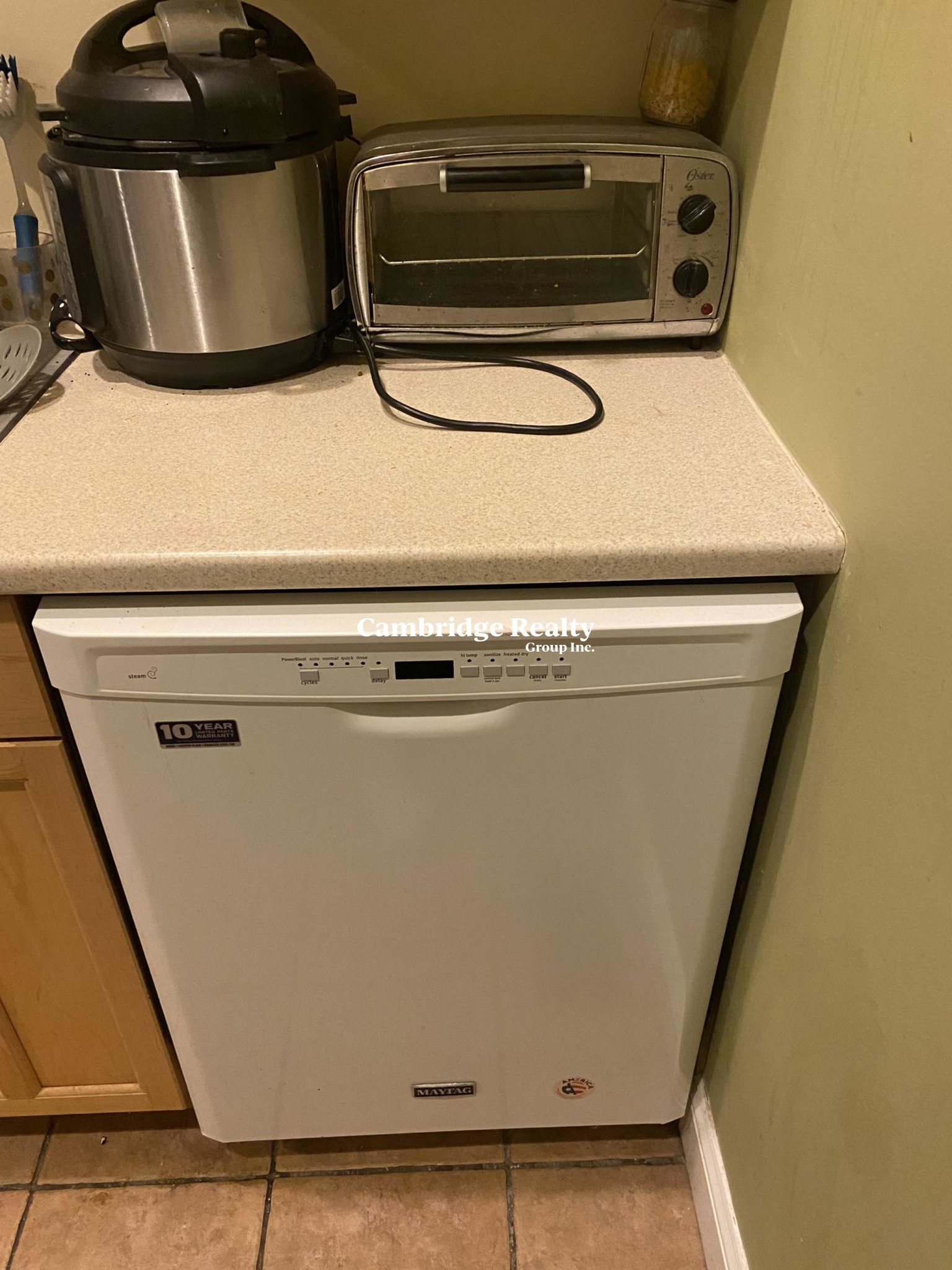 44 Edgar Ave, Magoun Square