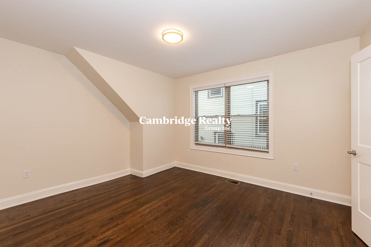 27 29 First St, Medford