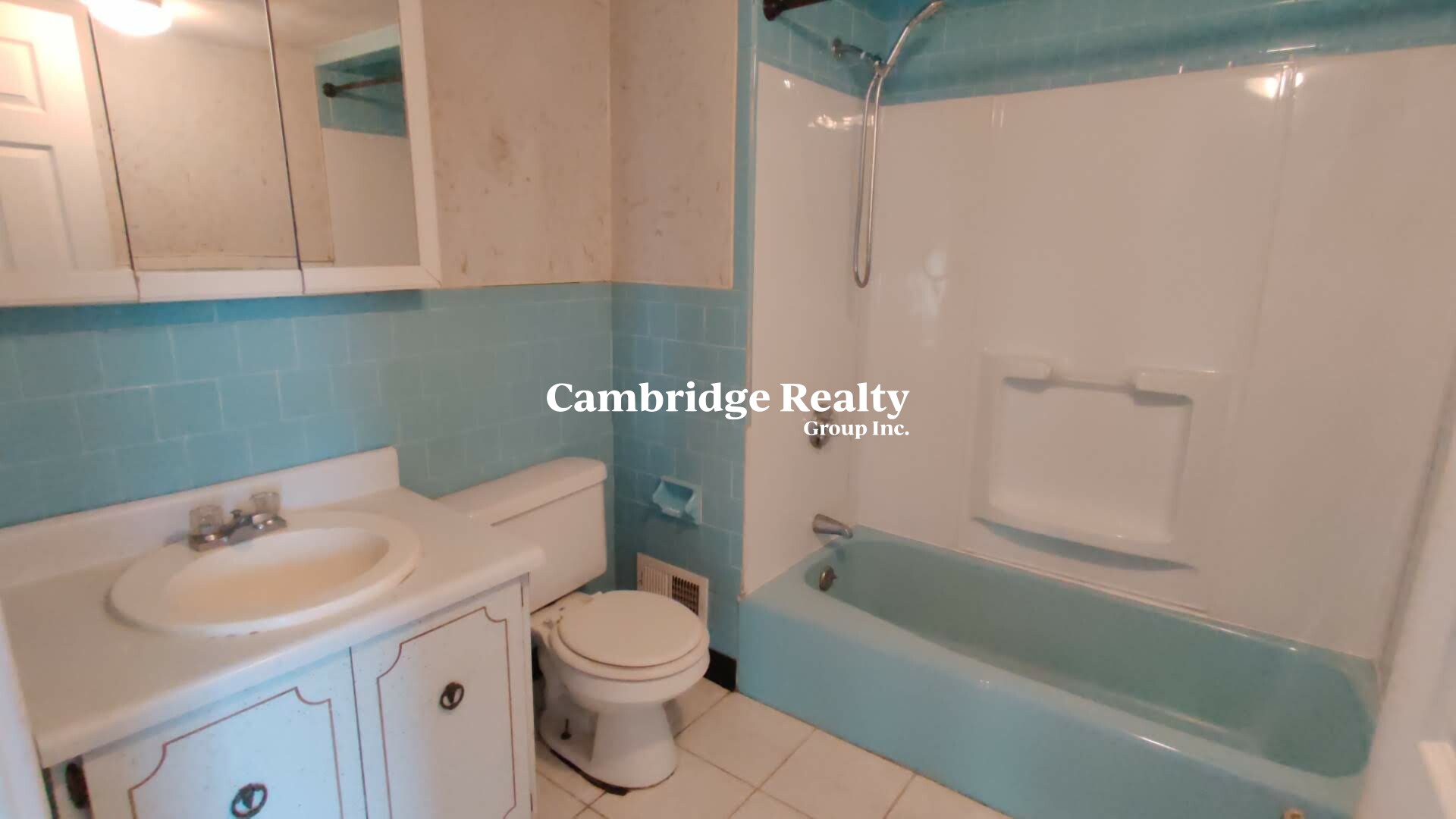 5 bed, 2 bath apartment for rent at 115 Porter St Unit 2, Powder House Square — photo 14 of 22
