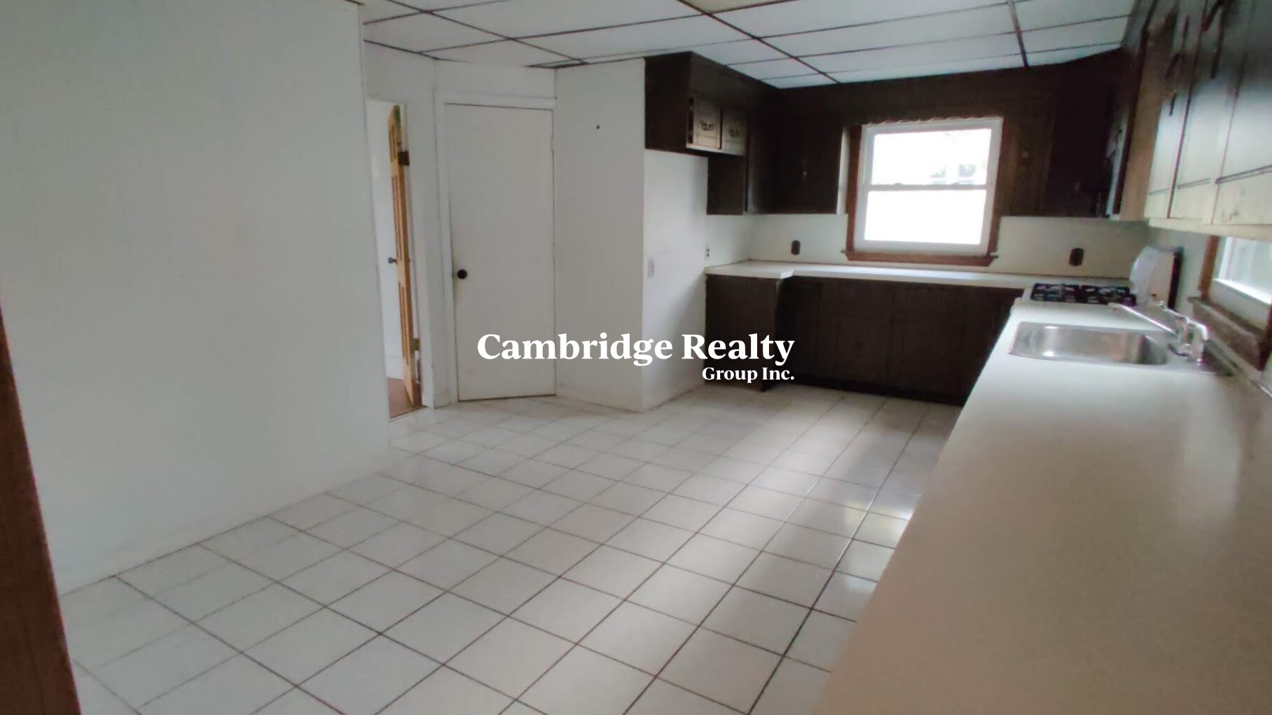 5 bed, 2 bath apartment for rent at 115 Porter St Unit 2, Powder House Square — photo 4 of 22