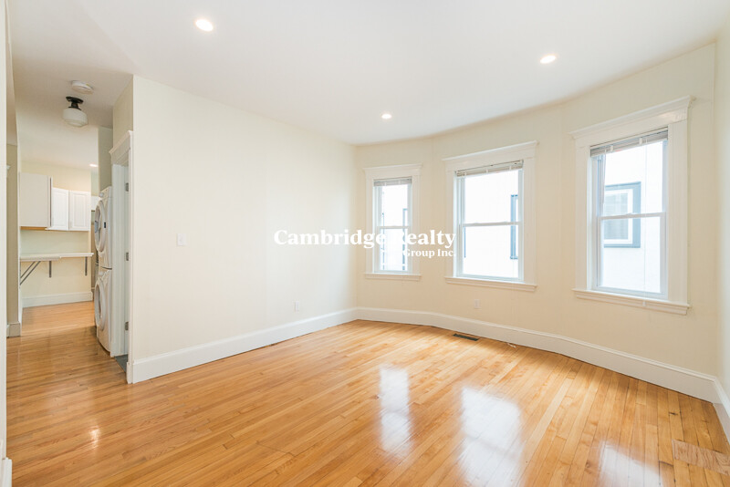 299 301 Alewife Brook Pkwy, West Somerville