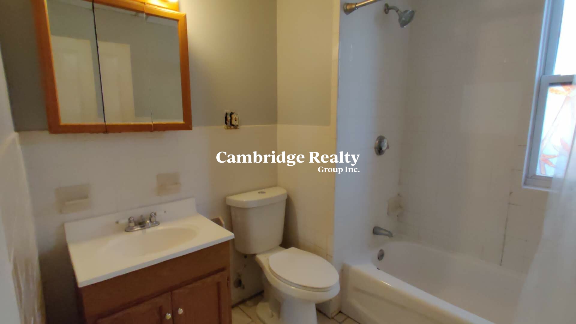 3 bed, 1 bath apartment for rent at 115 Porter St Unit 1, Powder House Square — photo 5 of 8