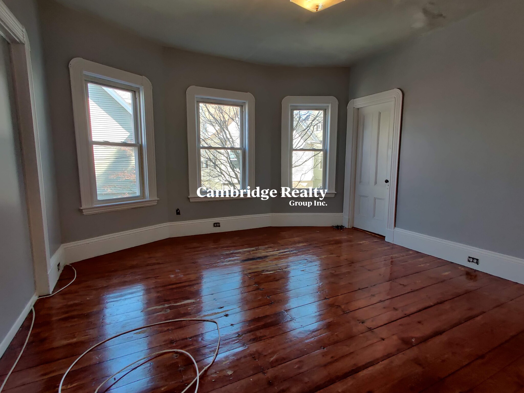 3 bed, 1 bath apartment for rent at 115 Porter St Unit 1, Powder House Square — photo 3 of 8