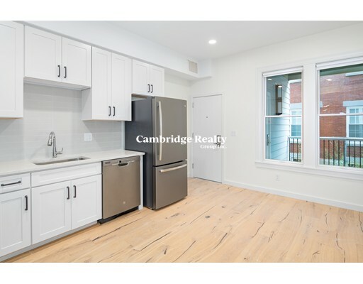 22 Magazine St, Cambridgeport
