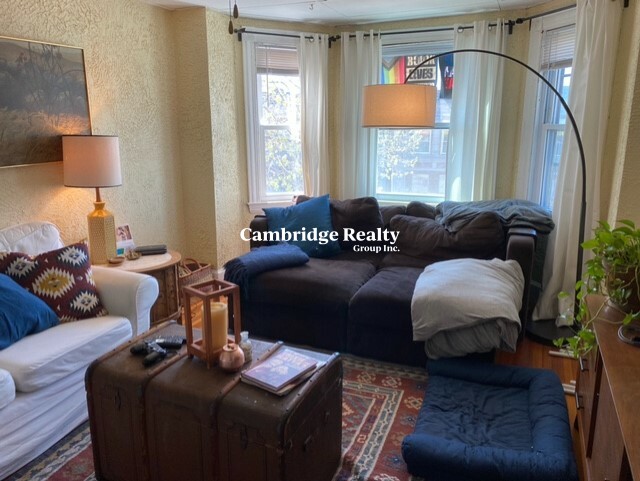 493 Broadway, East Somerville