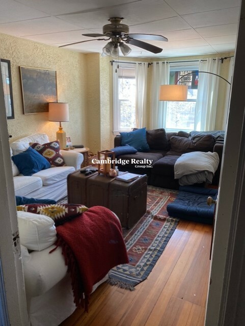 493 Broadway, East Somerville