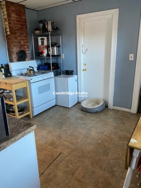 493 Broadway, East Somerville