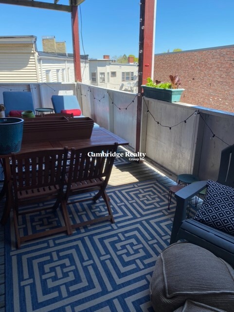 493 Broadway, East Somerville