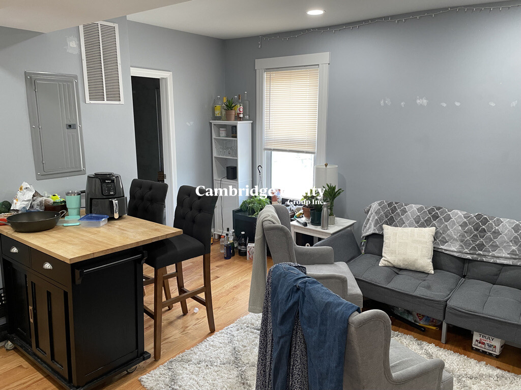 4 bed, 2 bath apartment for rent at 25 Gore St Unit 3, East Cambridge
