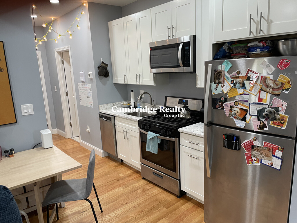 25 1/2 Gore St, East Cambridge