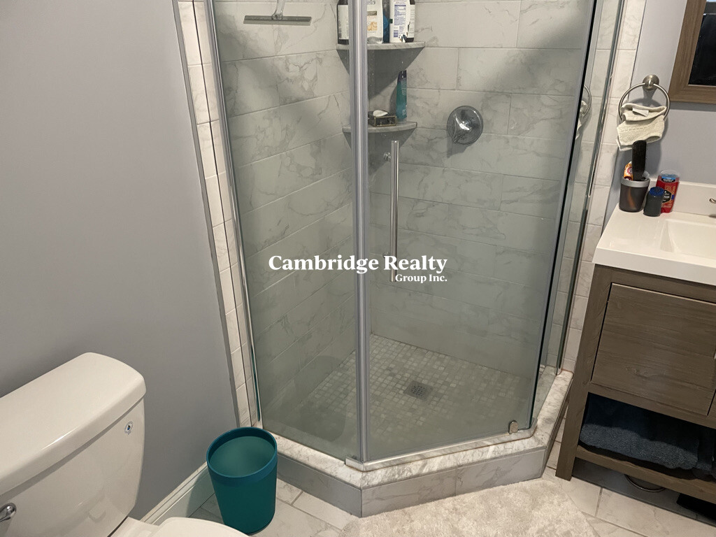 25 1/2 Gore St, East Cambridge