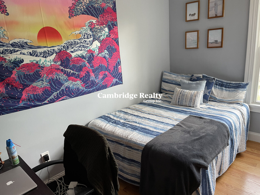 25 1/2 Gore St, East Cambridge