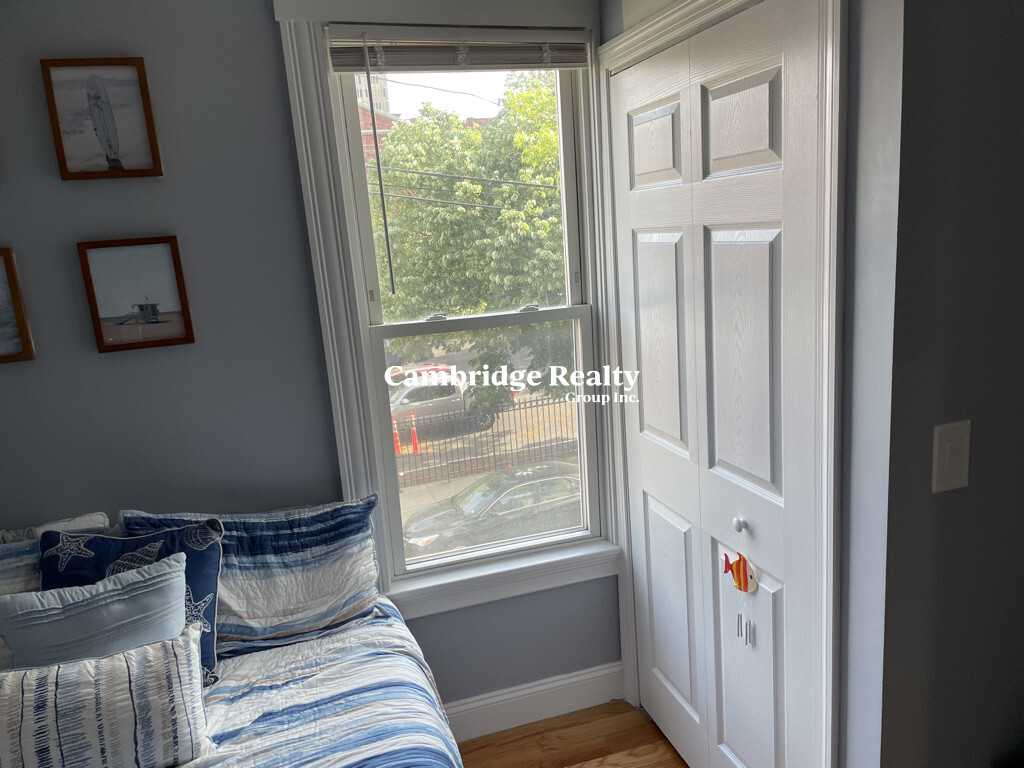 25 1/2 Gore St, East Cambridge