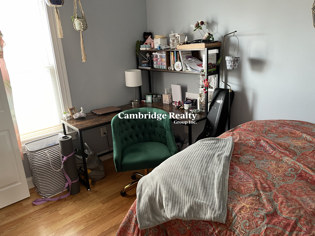 25 1/2 Gore St, East Cambridge