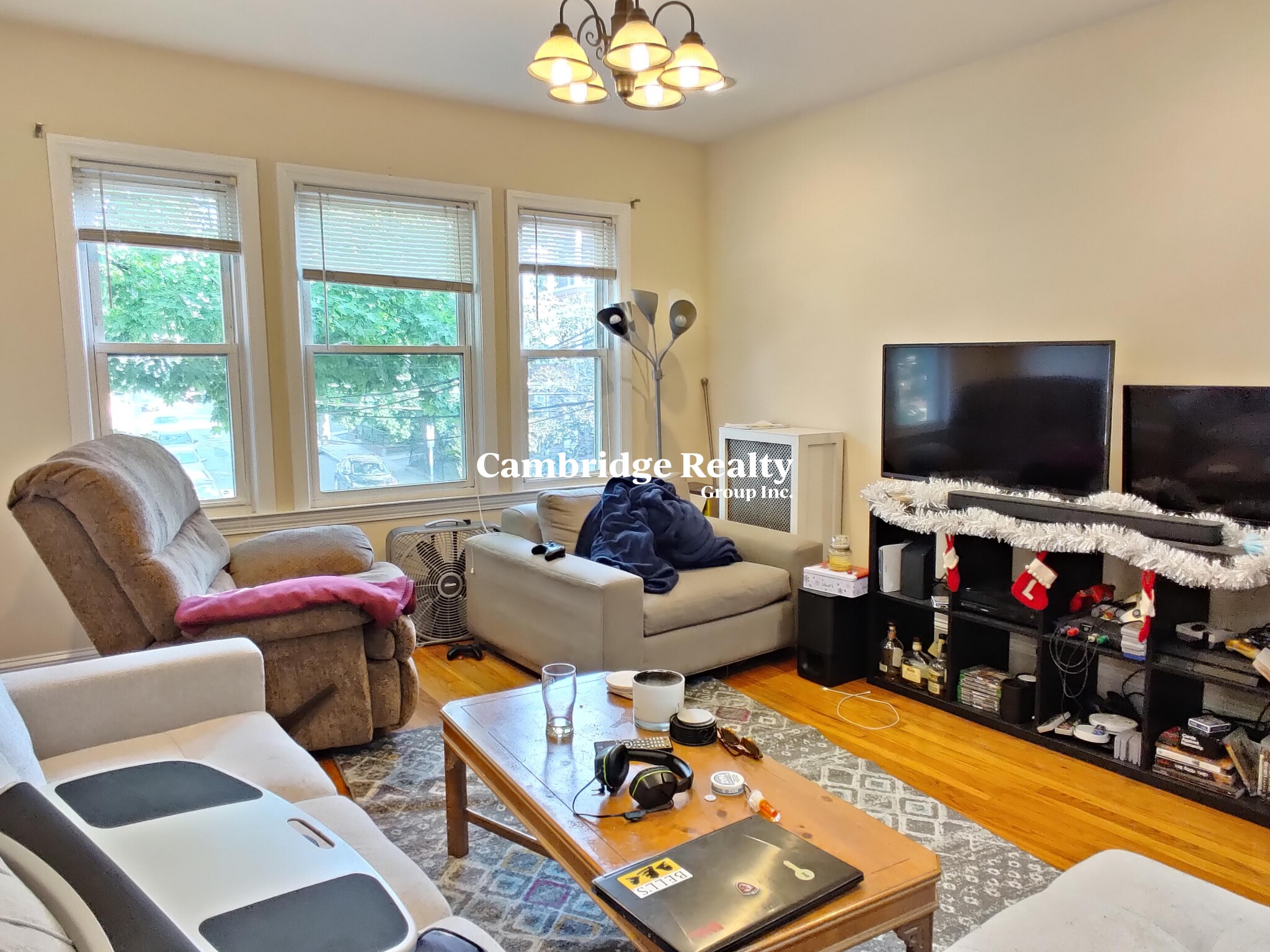 3.5 bed, 1 bath apartment for rent at 1 3 Edgar Ter Unit 2, Winter Hill — photo 6 of 21