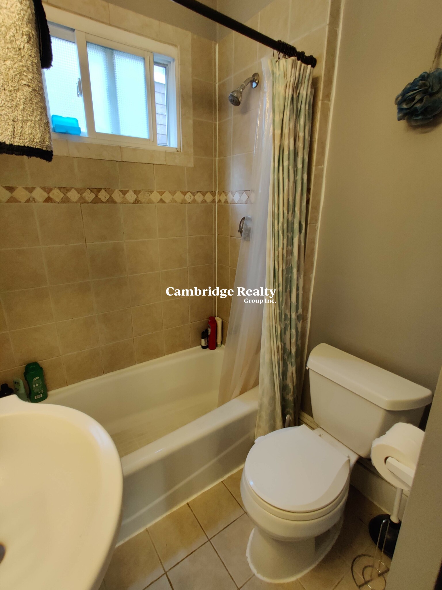 3.5 bed, 1 bath apartment for rent at 1 3 Edgar Ter Unit 2, Winter Hill — photo 16 of 21