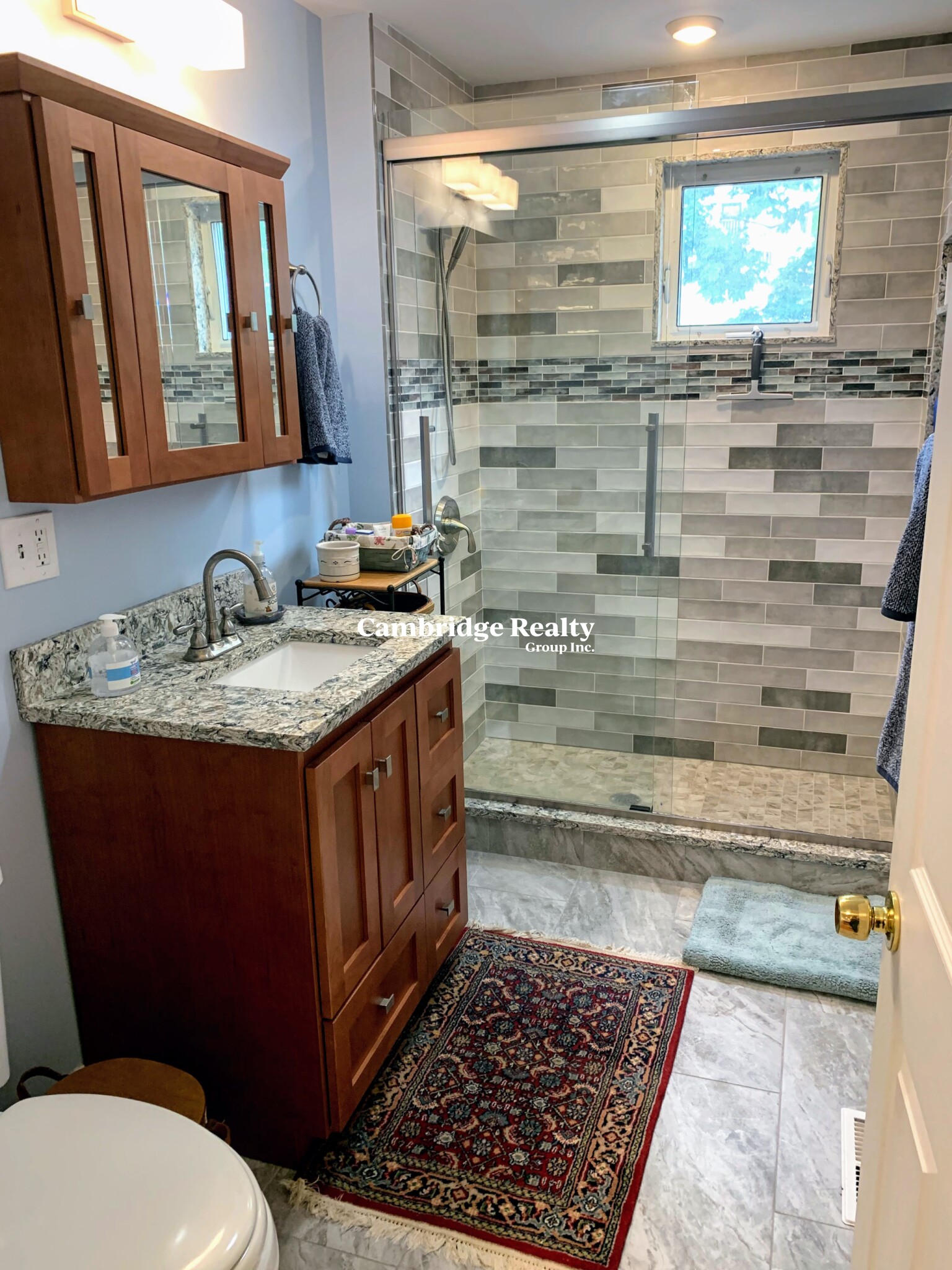 24 Glen St, East Somerville