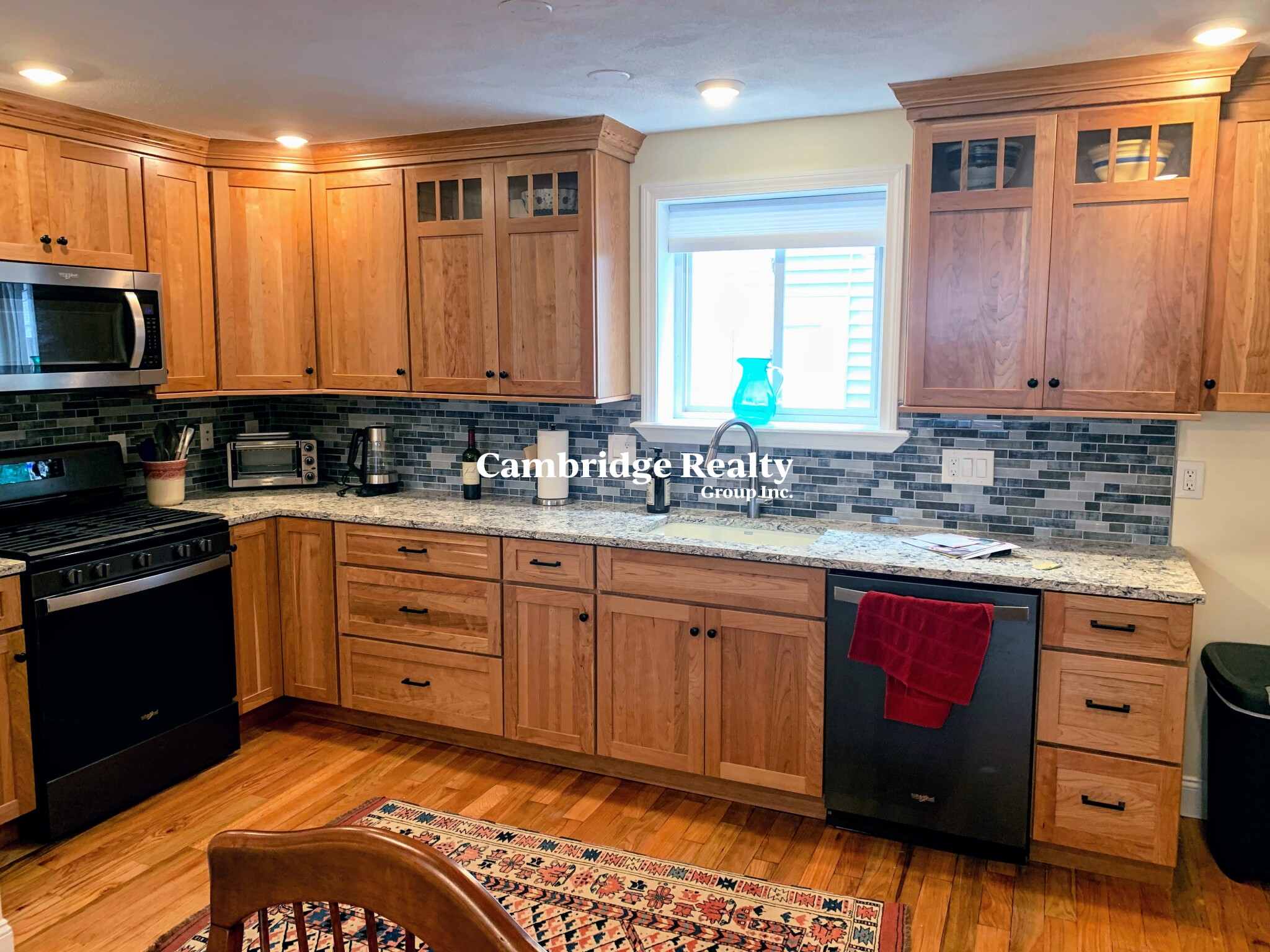 24 Glen St, East Somerville