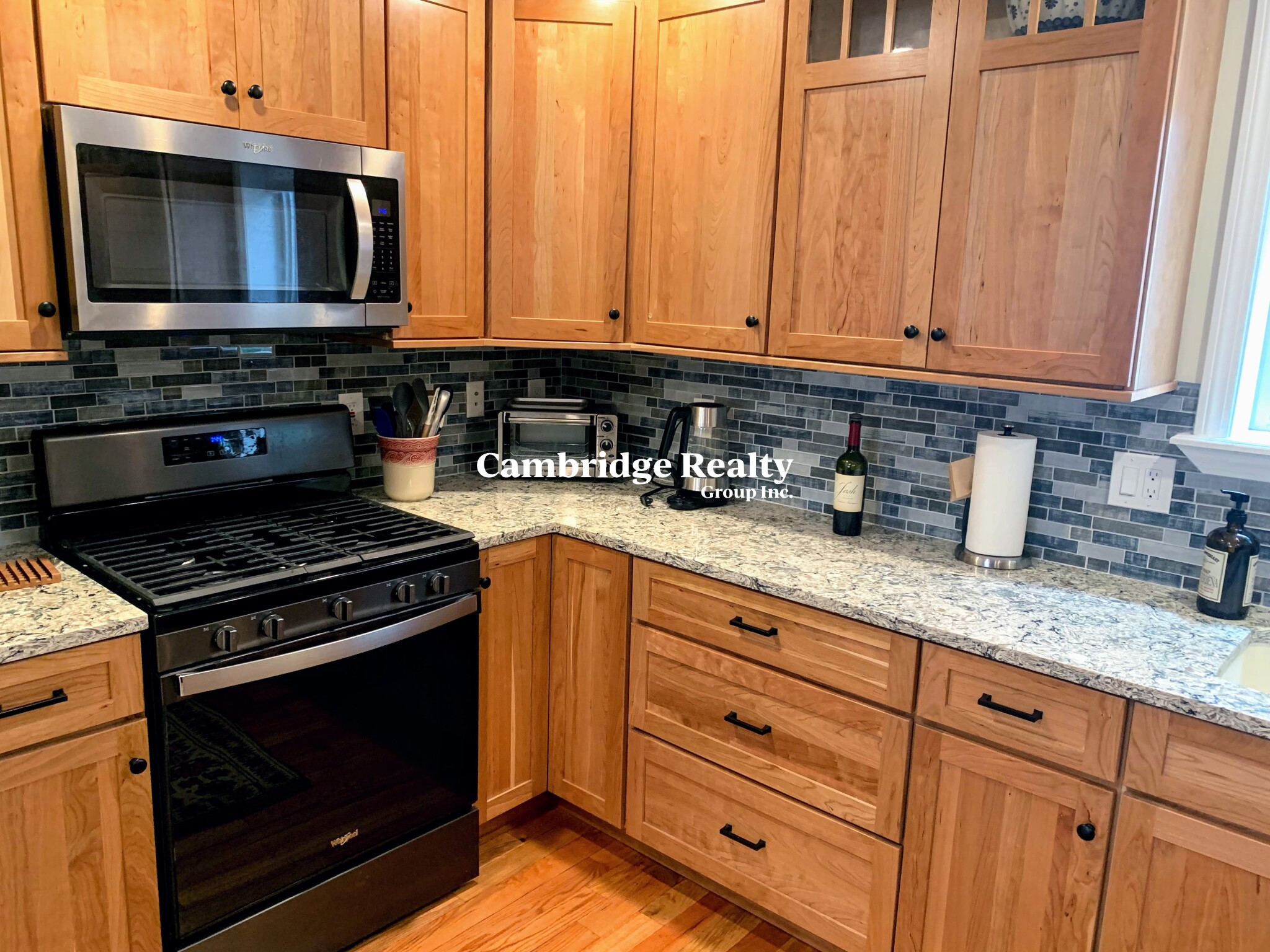 24 Glen St, East Somerville