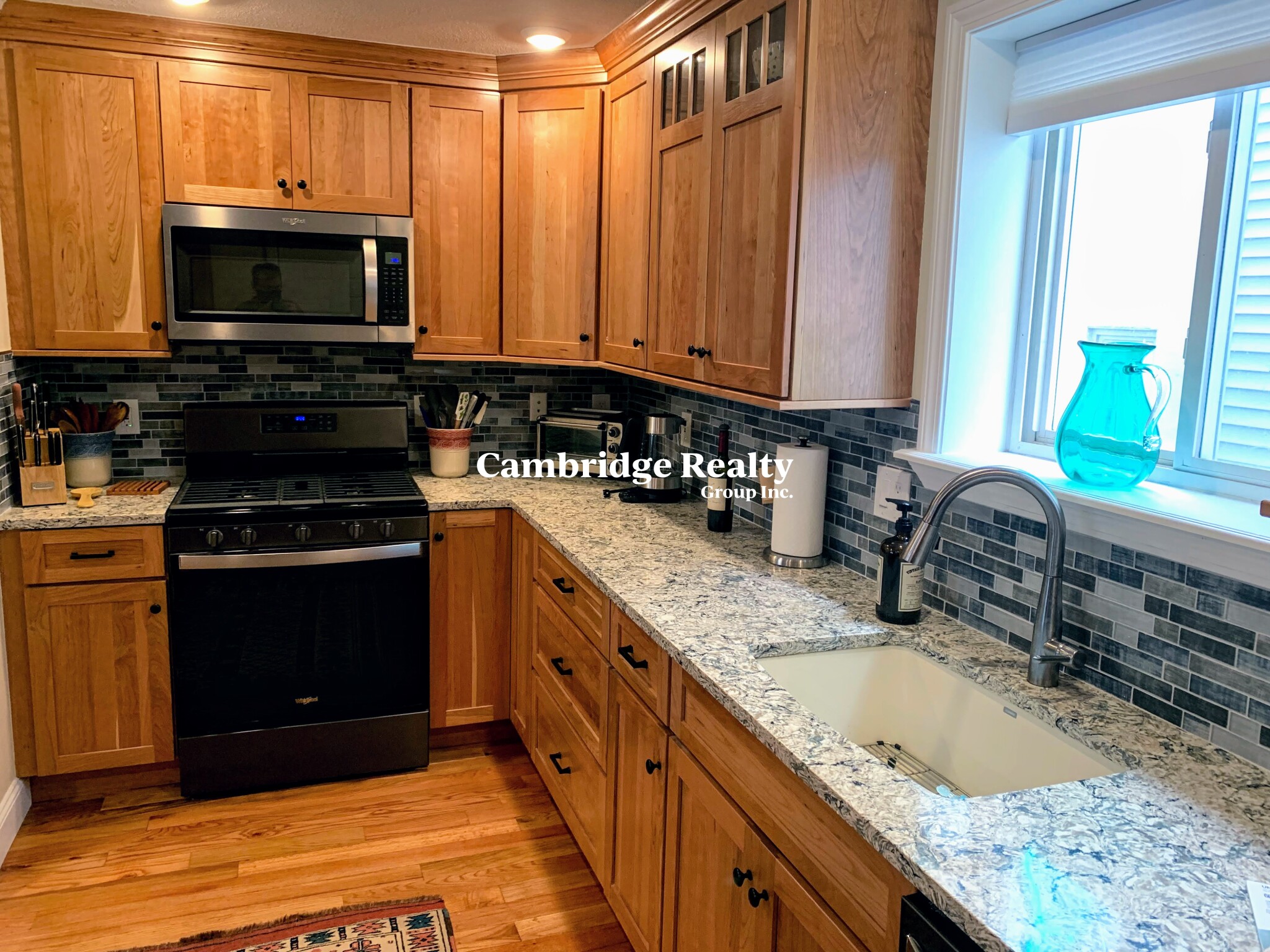 24 Glen St, East Somerville