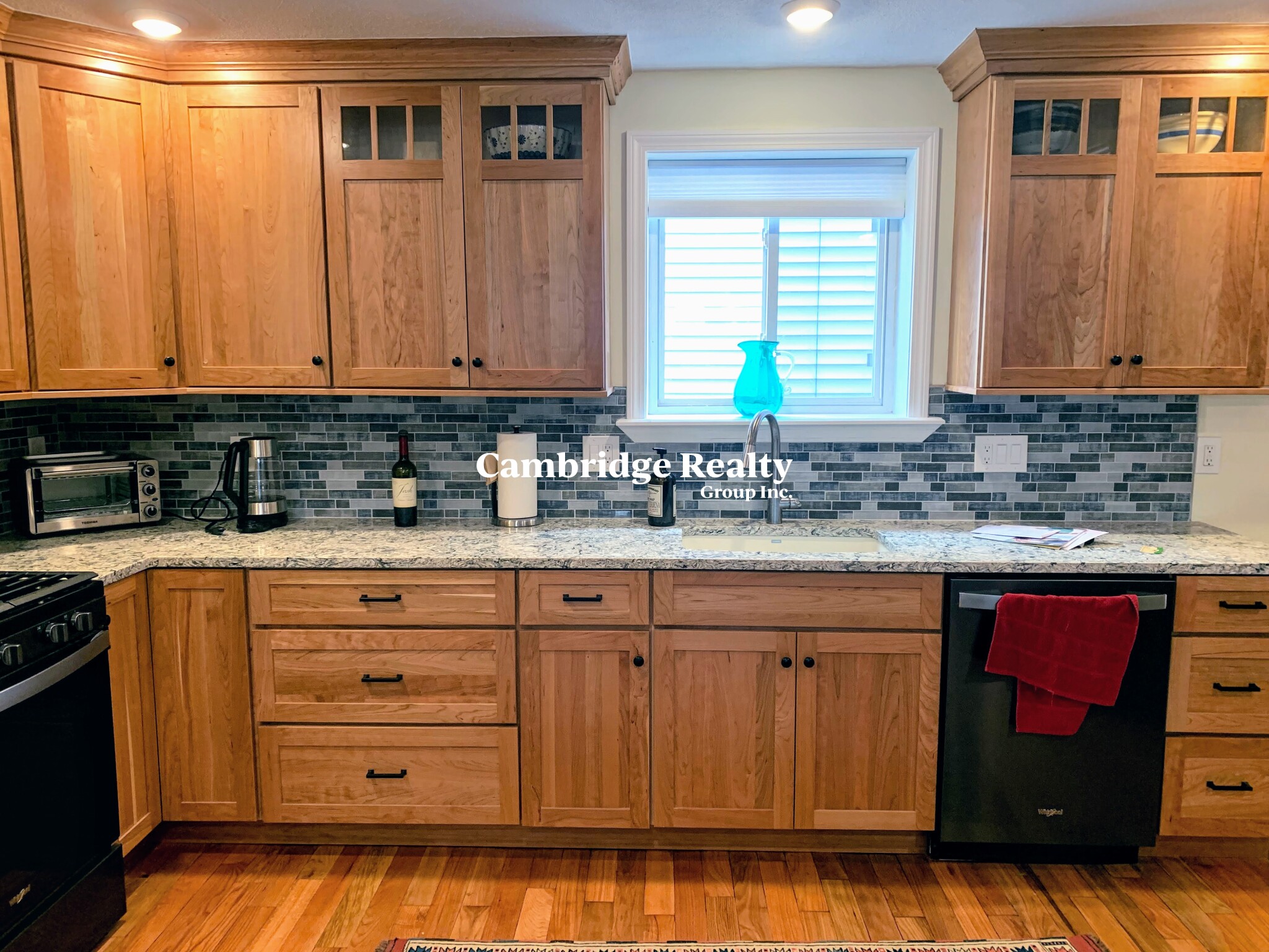 24 Glen St, East Somerville