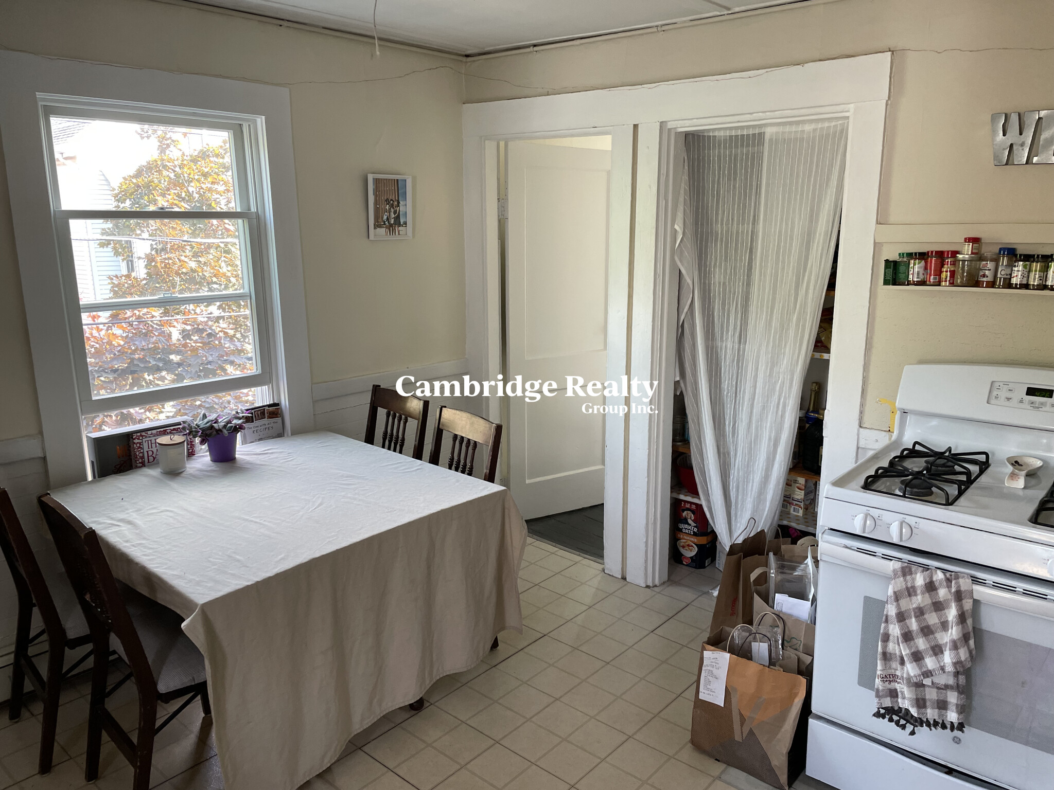 3 bed, 1 bath apartment for rent at 117 Pleasant St Unit 2, Cambridgeport — photo 3 of 11